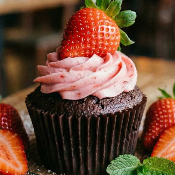 Chocolate Strawberry Cupcake (1/2 Dozen)